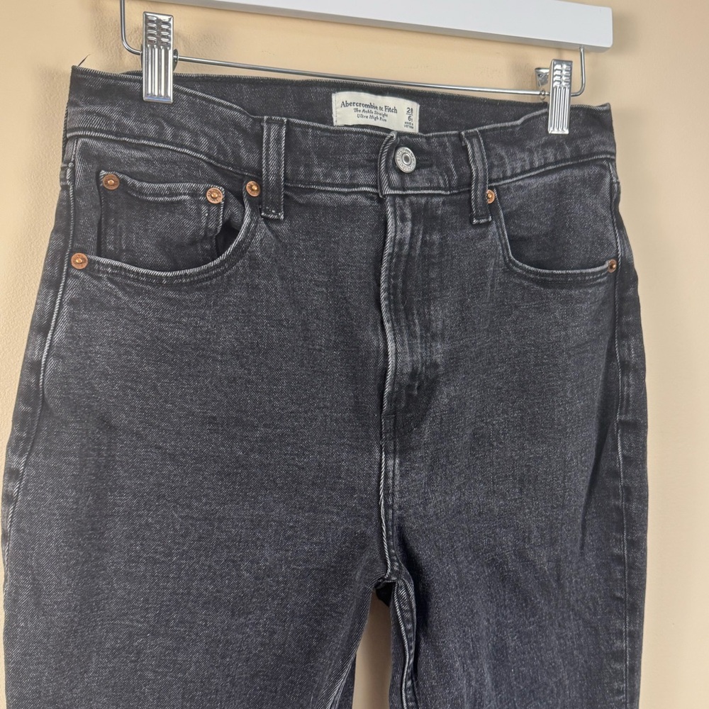 Abercrombie & Fitch The Ankle Straight Ultra High Rise - Picture 2 of 4